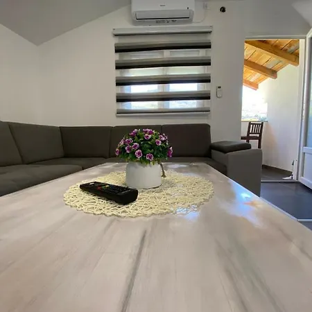 Tiryaki Apartment
